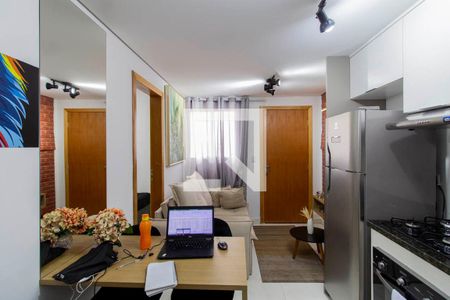 Sala e Cozinha Integrada  de apartamento à venda com 2 quartos, 33m² em Parque Artur Alvim, São Paulo