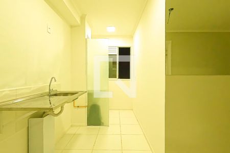 Sala/Cozinha de apartamento para alugar com 2 quartos, 36m² em Vila das Bandeiras, Guarulhos