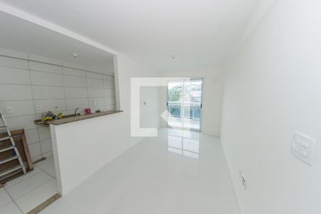 Sala de apartamento à venda com 2 quartos, 56m² em Cordovil, Rio de Janeiro