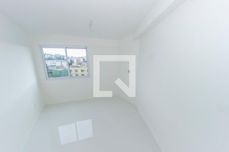 Quarto de apartamento à venda com 2 quartos, 56m² em Cordovil, Rio de Janeiro