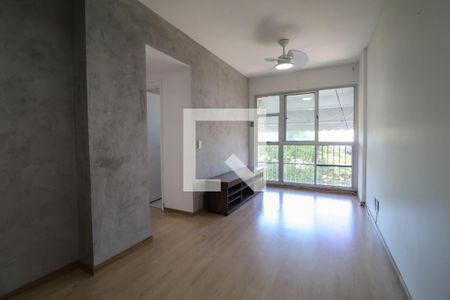 Sala  de apartamento para alugar com 2 quartos, 51m² em Pechincha, Rio de Janeiro