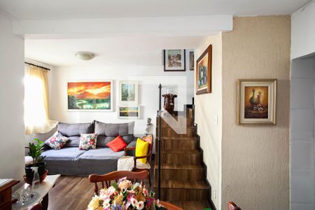 Sala de casa de condomínio à venda com 3 quartos, 75m² em Itapoã, Belo Horizonte