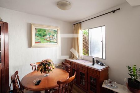 Sala de casa de condomínio à venda com 3 quartos, 75m² em Itapoã, Belo Horizonte