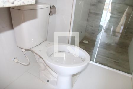 Banheiro de apartamento à venda com 2 quartos, 46m² em Vila Mazzei, São Paulo