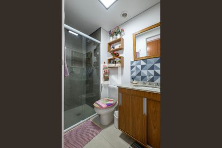 Banheiro de kitnet/studio para alugar com 1 quarto, 27m² em Pinheiros, São Paulo