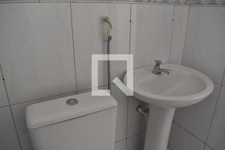 Banheiro de apartamento para alugar com 1 quarto, 35m² em Portão, Curitiba