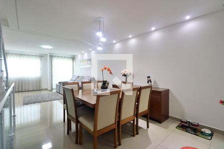 Sala de casa para alugar com 3 quartos, 199m² em Campestre, Santo André