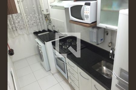 Cozinha de apartamento para alugar com 2 quartos, 55m² em Sítio da Figueira, São Paulo