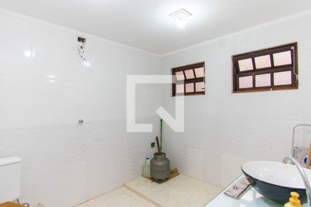 Banheiro da Suíte de casa à venda com 2 quartos, 150m² em Vila Antonieta, São Paulo