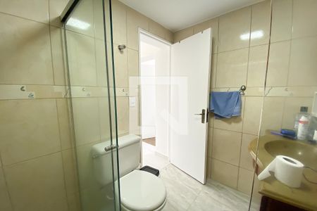 Banheiro de apartamento à venda com 2 quartos, 60m² em Vila Osasco, Osasco