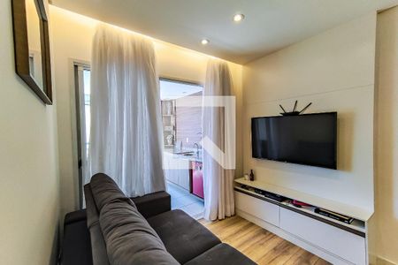 Sala de apartamento para alugar com 3 quartos, 84m² em Vila Suzana, São Paulo