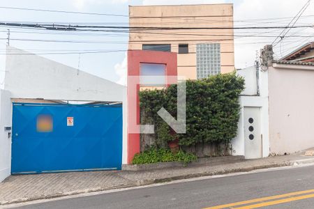 Casa para alugar com 350m², 2 quartos e 10 vagas Casa para alugar com 350m², 2 quartos e 10 vagasFachada