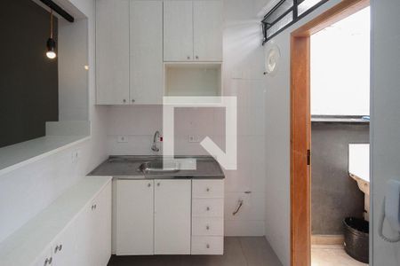 Cozinha de kitnet/studio para alugar com 1 quarto, 29m² em Vila Paulo Silas, São Paulo