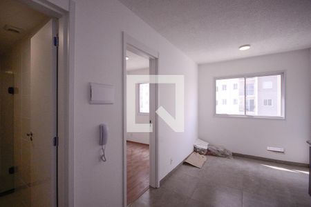 Sala/Cozinha de apartamento para alugar com 1 quarto, 28m² em Jardim Santa Emilia, São Paulo