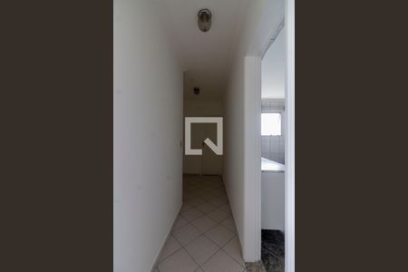 Corredor de apartamento para alugar com 2 quartos, 56m² em Jardim Itapemirim, São Paulo