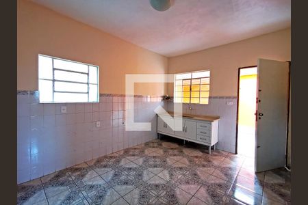 Casa à venda com 283m², 2 quartos e 3 vagas Casa à venda com 283m², 2 quartos e 3 vagasCozinha