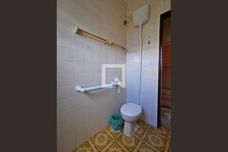 Casa à venda com 283m², 2 quartos e 3 vagas Casa à venda com 283m², 2 quartos e 3 vagasBanheiro