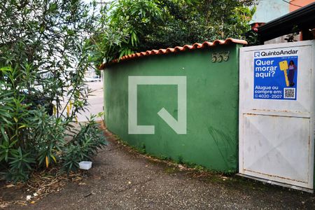 Casa à venda com 283m², 2 quartos e 3 vagas Casa à venda com 283m², 2 quartos e 3 vagasFachada