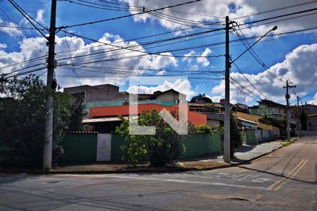 Casa à venda com 283m², 2 quartos e 3 vagas Casa à venda com 283m², 2 quartos e 3 vagasFachada