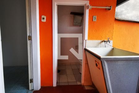 Casa à venda com 283m², 2 quartos e 3 vagas Casa à venda com 283m², 2 quartos e 3 vagasÁrea de Serviço