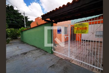 Casa à venda com 283m², 2 quartos e 3 vagas Casa à venda com 283m², 2 quartos e 3 vagasFachada