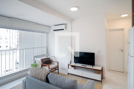 Sala / Cozinha / Área de Serviço de apartamento para alugar com 1 quarto, 38m² em Brooklin Paulista, São Paulo