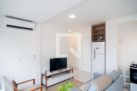 Sala / Cozinha / Área de Serviço de apartamento para alugar com 1 quarto, 38m² em Brooklin Paulista, São Paulo