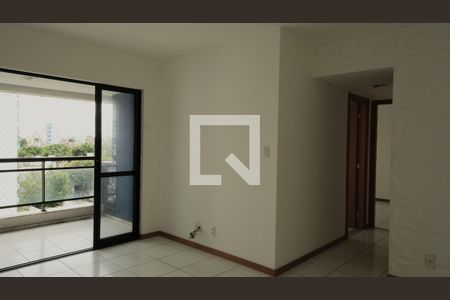 Sala de apartamento para alugar com 2 quartos, 70m² em Matatu, Salvador