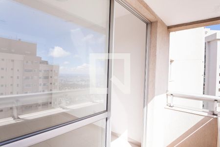 varanda sala de apartamento para alugar com 2 quartos, 69m² em Vila da Serra, Nova Lima