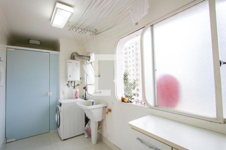 Apartamento à venda com 146m², 4 quartos e 2 vagas Apartamento à venda com 146m², 4 quartos e 2 vagasÁrea de serviço