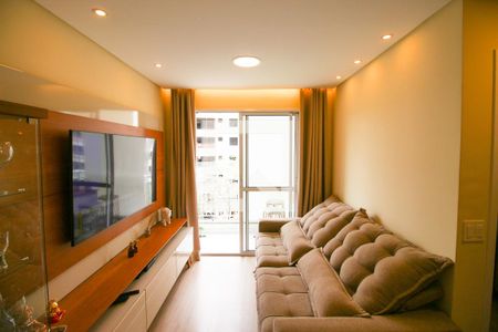 Sala de apartamento para alugar com 2 quartos, 50m² em Vila Carmosina, São Paulo