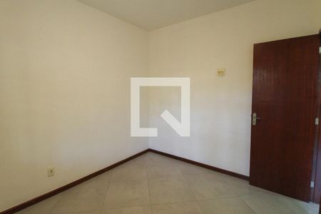 Quarto 2 de casa de condomínio para alugar com 2 quartos, 72m² em Vila Maria Helena, Duque de Caxias