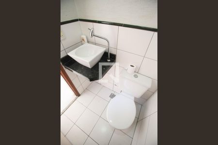 Lavabo de casa de condomínio para alugar com 3 quartos, 182m² em Tanque, Rio de Janeiro