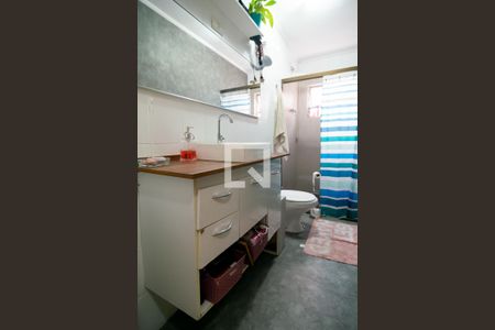 Banheiro Social de casa à venda com 3 quartos, 184m² em Jardim Aeroporto, São Paulo