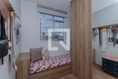 Quarto de apartamento à venda com 3 quartos, 152m² em Santa Efigênia, Belo Horizonte