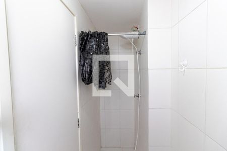 Banheiro de kitnet/studio para alugar com 1 quarto, 32m² em Vila Ré, São Paulo