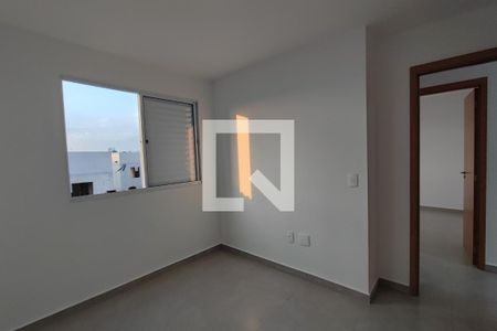 Quarto 2 de apartamento para alugar com 2 quartos, 43m² em Jardim Esmeraldina, Campinas