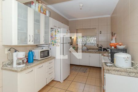 Casa à venda com 250m², 4 quartos e 3 vagas Casa à venda com 250m², 4 quartos e 3 vagasCozinha