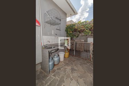 Casa à venda com 250m², 4 quartos e 3 vagas Casa à venda com 250m², 4 quartos e 3 vagasÁrea de Serviço