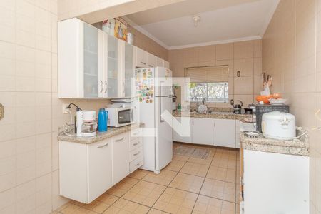 Casa à venda com 250m², 4 quartos e 3 vagas Casa à venda com 250m², 4 quartos e 3 vagasCozinha