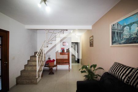 Casa à venda com 160m², 3 quartos e 2 vagasSala