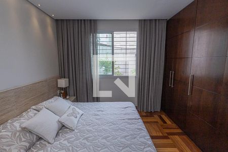 Quarto 1 / suite de casa à venda com 4 quartos, 377m² em Santa Rosa, Belo Horizonte