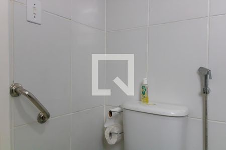 Banheiro de apartamento para alugar com 1 quarto, 44m² em Cascadura, Rio de Janeiro