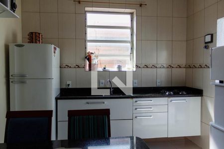 Cozinha de apartamento à venda com 2 quartos, 67m² em Floresta, Porto Alegre