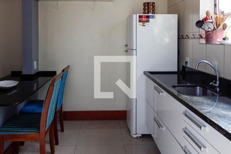 Cozinha de apartamento à venda com 2 quartos, 67m² em Floresta, Porto Alegre