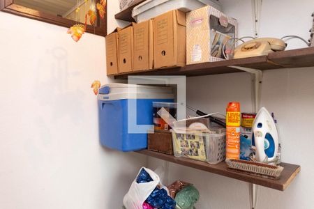 Casa à venda com 160m², 4 quartos e 2 vagas Casa à venda com 160m², 4 quartos e 2 vagasÁrea de Serviço - 2° piso