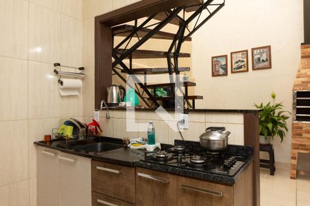 Casa à venda com 160m², 4 quartos e 2 vagas Casa à venda com 160m², 4 quartos e 2 vagasCozinha