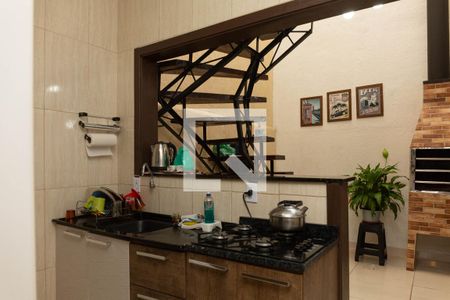 Casa à venda com 160m², 4 quartos e 2 vagas Casa à venda com 160m², 4 quartos e 2 vagasCozinha