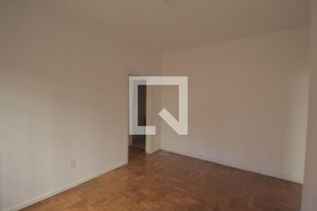 Sala de apartamento para alugar com 3 quartos, 85m² em Navegantes, Porto Alegre