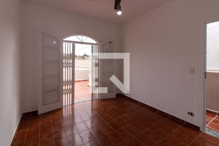 Sala de casa para alugar com 4 quartos, 200m² em Jardim Pazini, Taboão da Serra